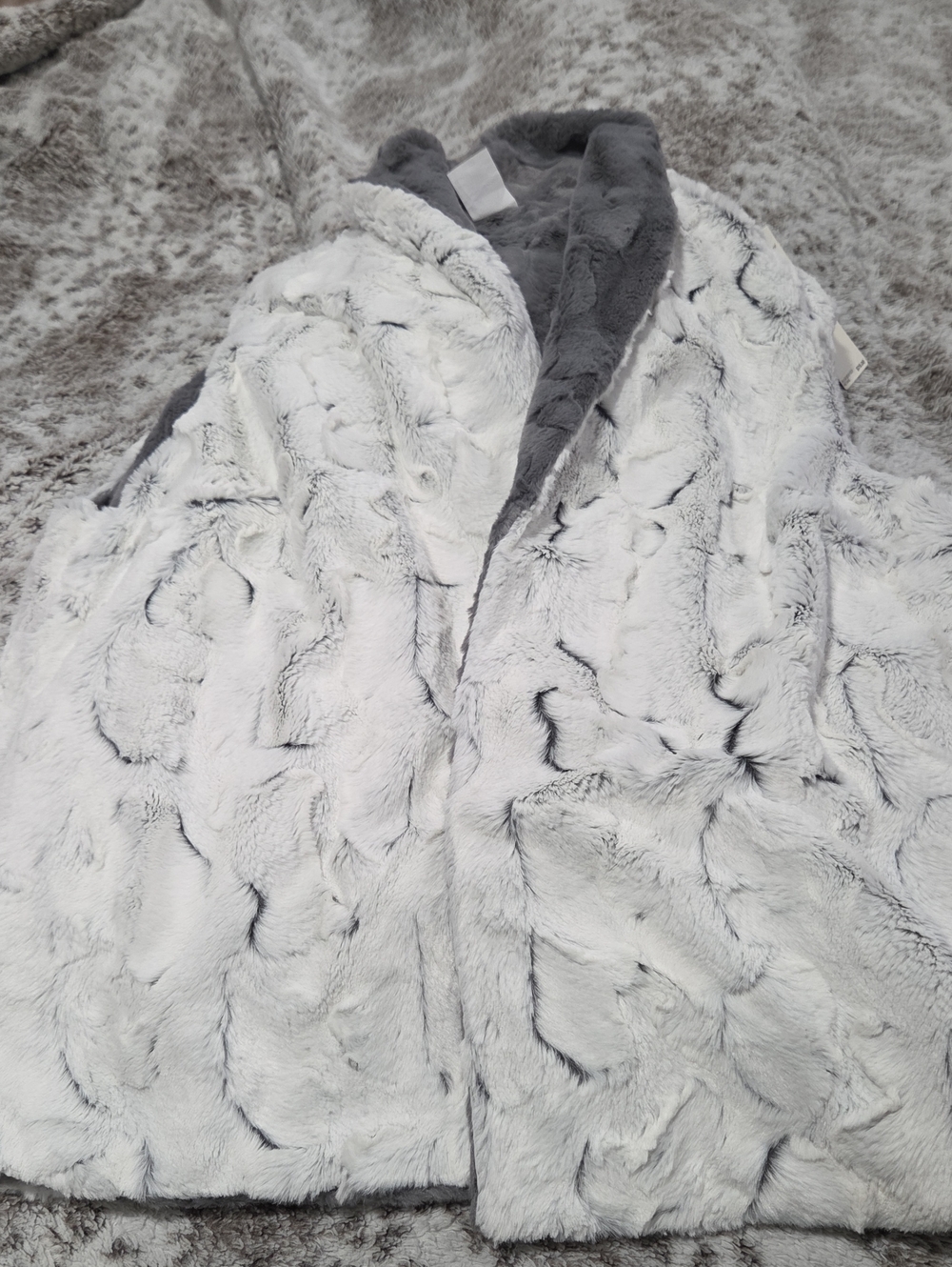 Alfred Dunner White and Gray Faux Fur Teddy Vest